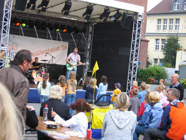 gal/2007/2007 Ruettenscheider Kinderfest/2007 Saitentwist Ruettenscheider Kinderfest 1.9. 047.jpg